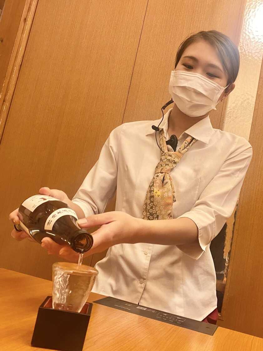 雅じゃぽ 名古屋駅前シンフォニー豊田ビル店の制服1