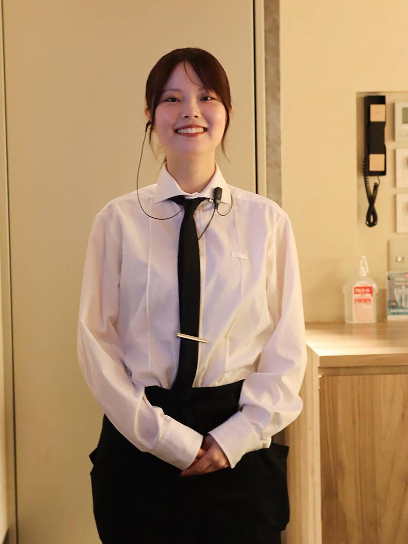 バグース 梅田店の制服1