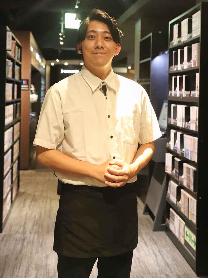 GRAN CYBER CAFE BAGUS 新宿店の制服3