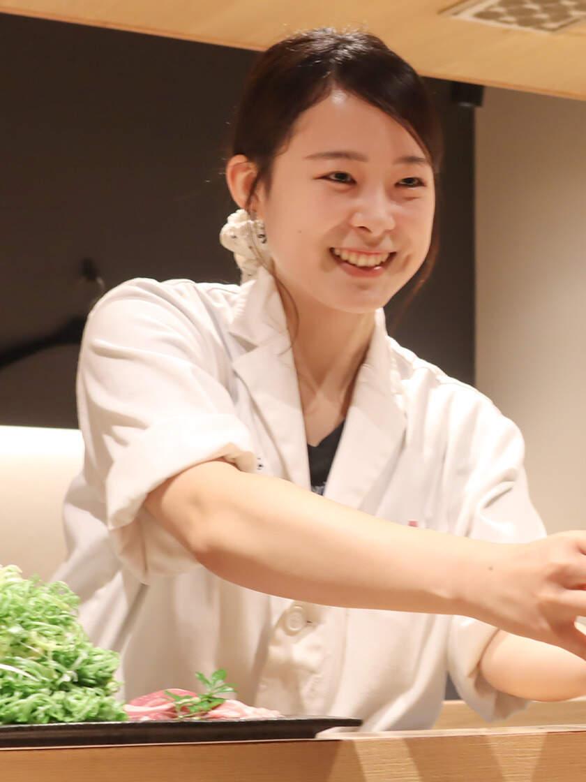 鴨ときどき馬 神保町本店の制服1