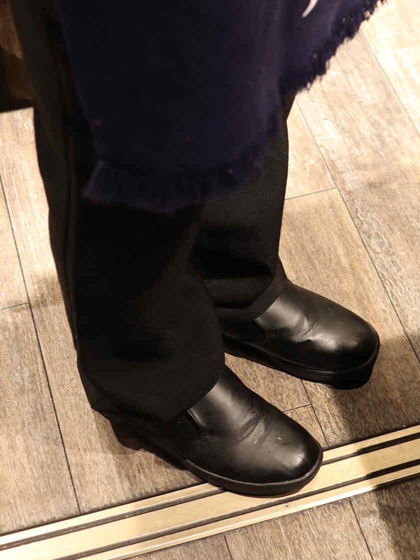 腹黒屋_横浜店の制服3