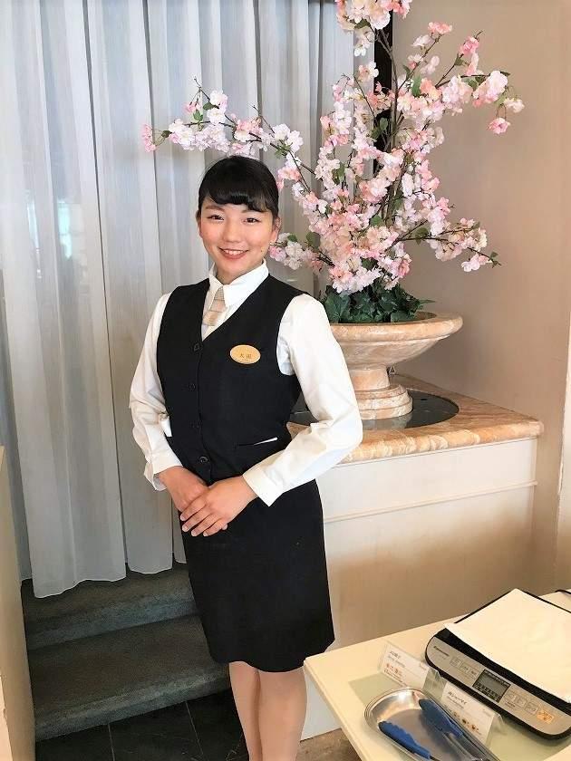 協栄人材合同会社の制服3