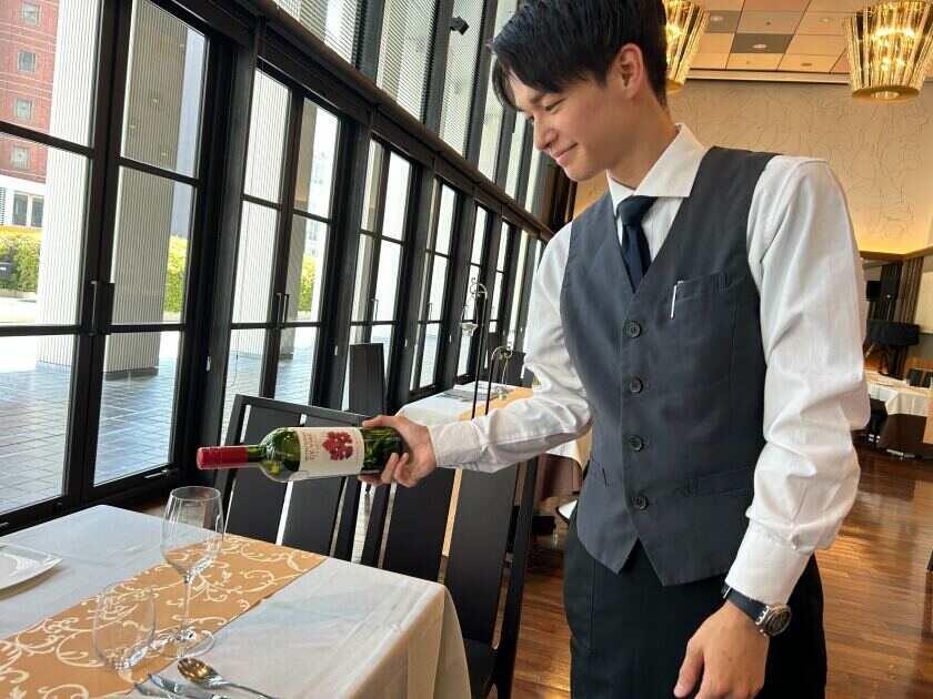 RESTAURANT mitteの制服5