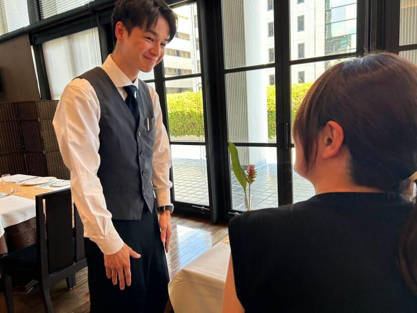 RESTAURANT mitteの制服1