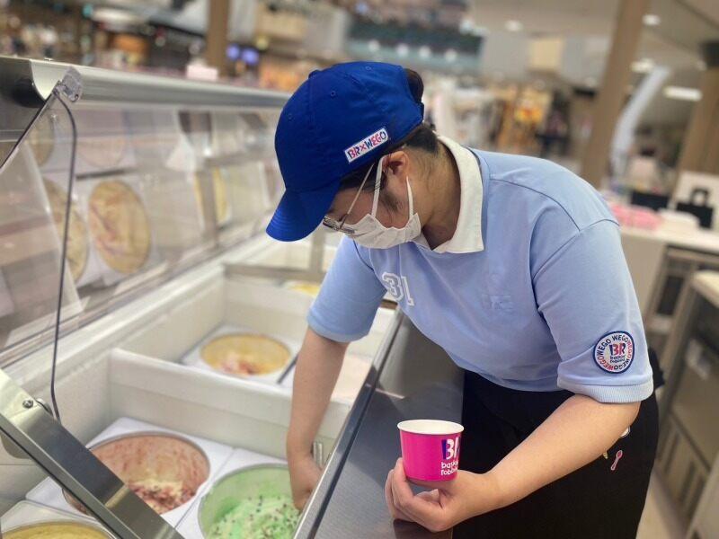 株式会社マックアースフーズ　サーティワンアイスクリーム　イオンモール神戸北店の仕事画像2