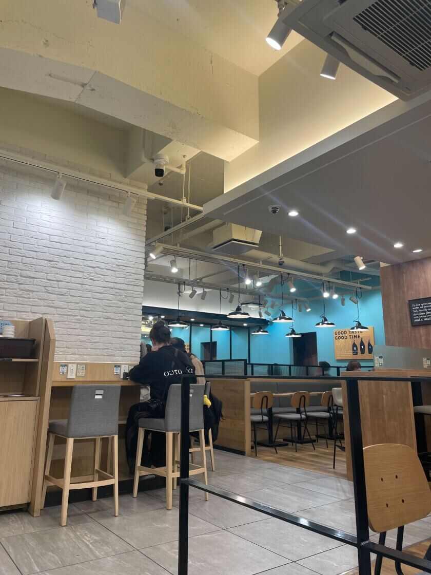 モスバーガー 渋谷道玄坂店の制服3