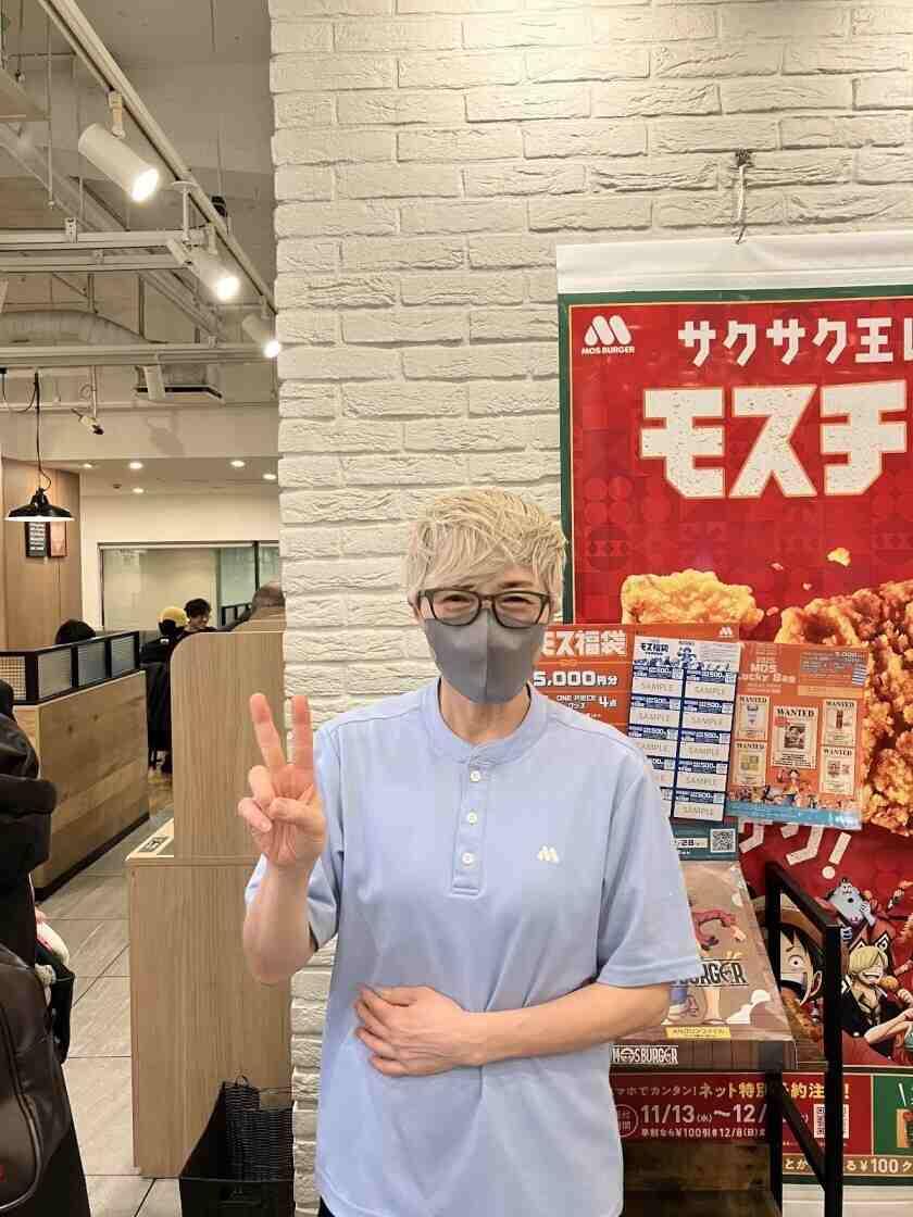 モスバーガー 渋谷道玄坂店の制服2