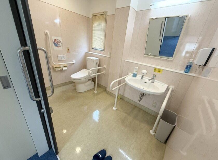 ベル歯科医院　採用担当の制服3