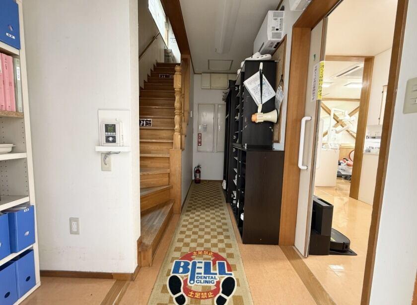 ベル歯科医院　採用担当の制服2