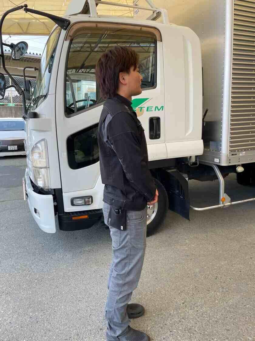 大阪システム輸送株式会社の制服2