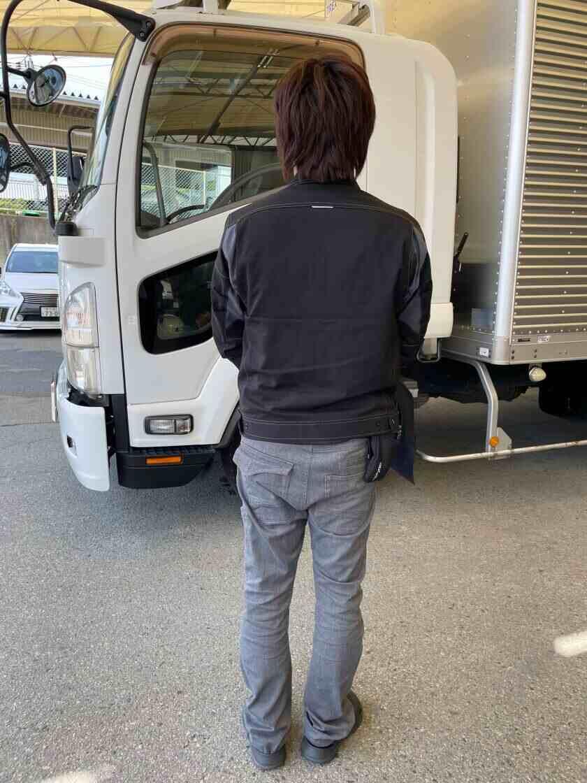 大阪システム輸送株式会社の制服3