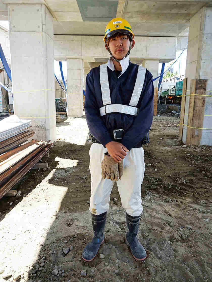 親和建設株式会社の制服4