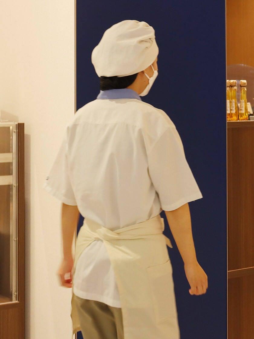 ドンク　大阪高島屋店の制服3