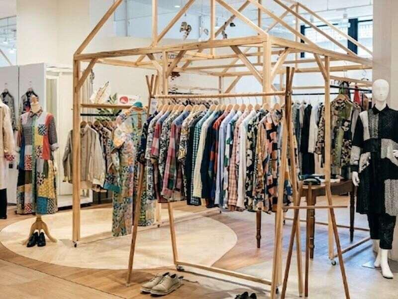 配信用　カジュアルシャツブランド　日比谷シャンテの仕事画像1