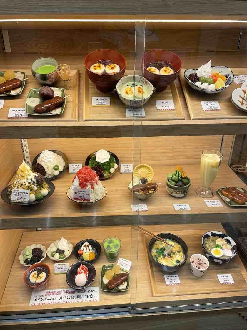 甘党まえだ なんばウォーク店の制服1