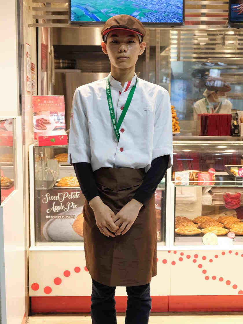 らぽっぽファーム 東京スカイツリータウン・ソラマチ店の制服1