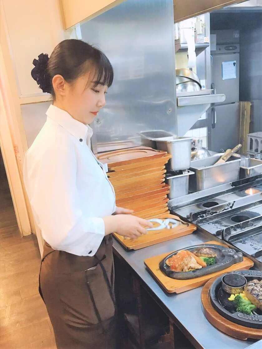 株式会社ドリーム　トマト&オニオン新宮佐野店の制服1