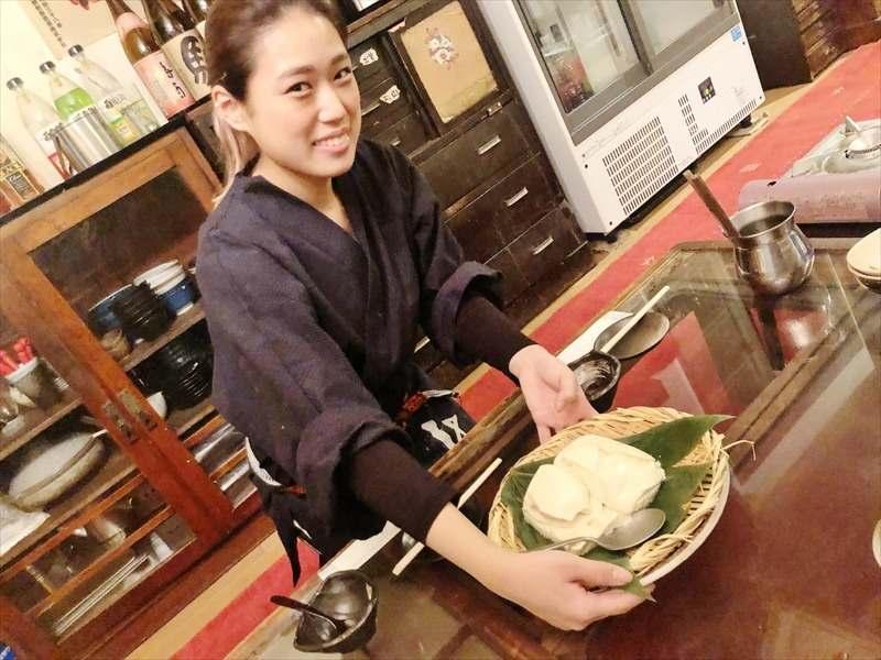 立呑み串焼き 大阪焼トンセンター 難波千日前店の制服3