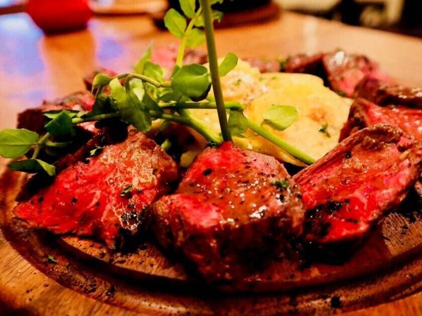 株式会社サムライフードカンパニー　かしわビストロバンバンの制服4