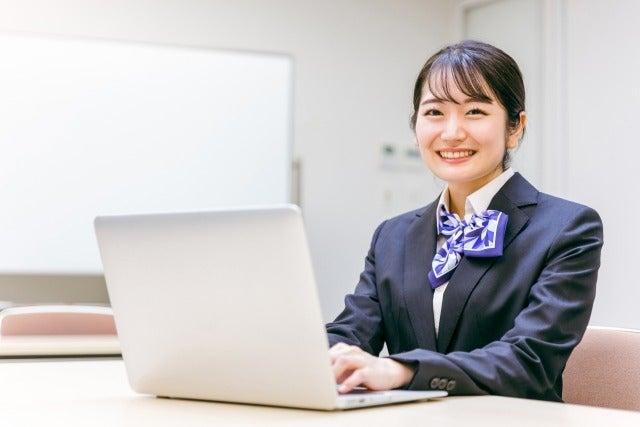 輸入車データ入力＆書類作成など事務（未経験歓迎／残業少なめ）(オフィス、神戸市中央区)のイメージ画像