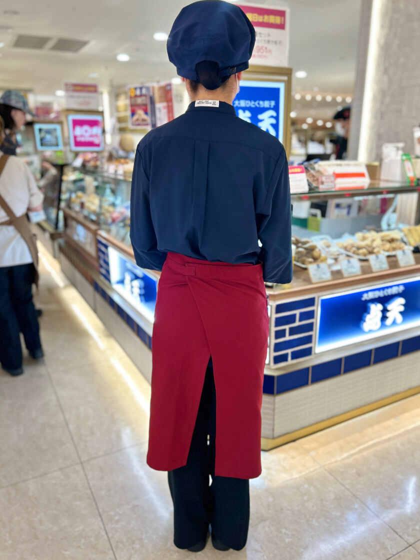 点天　阪神梅田本店の制服2