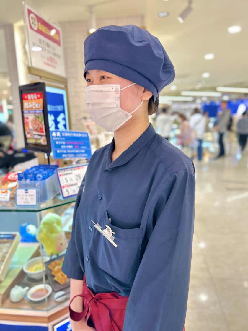 点天　阪神梅田本店の制服3