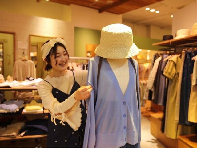 【週2日～】髪色自由・ネイルOK。初めてでも安心のアパレル(販売、大阪市中央区)のイメージ画像