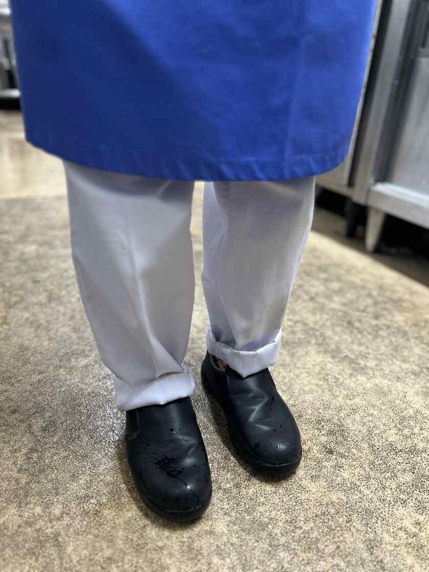 鈴廣かまぼこ 江の浦店の制服2