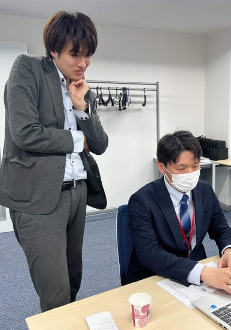 株式会社アズテックスの制服2