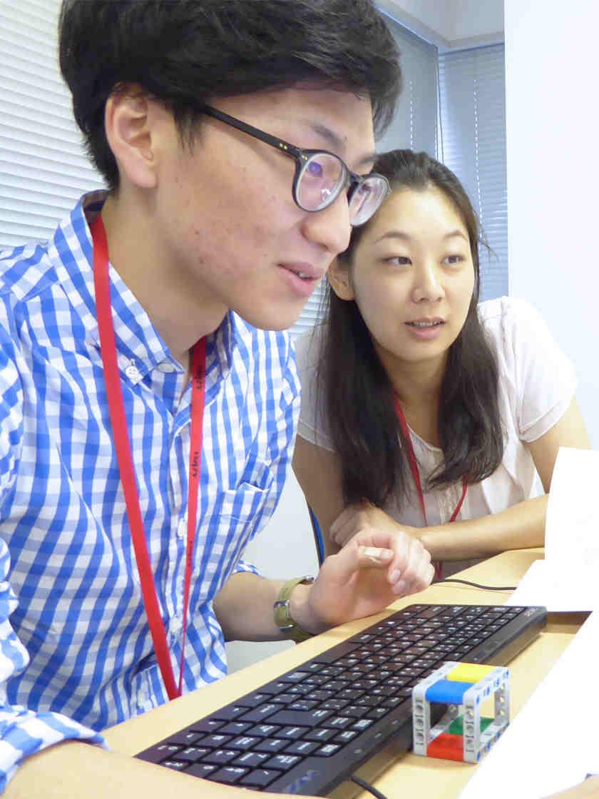 株式会社アズテックスの制服1