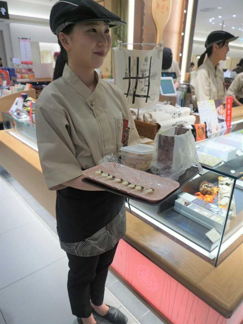 京都祇園あのん　大丸京都店の制服4