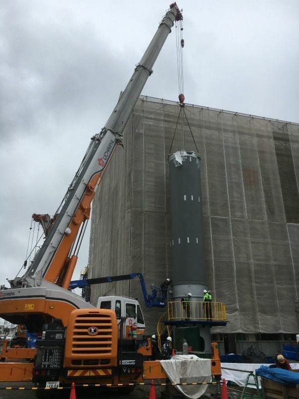 有限会社アズ　の制服1