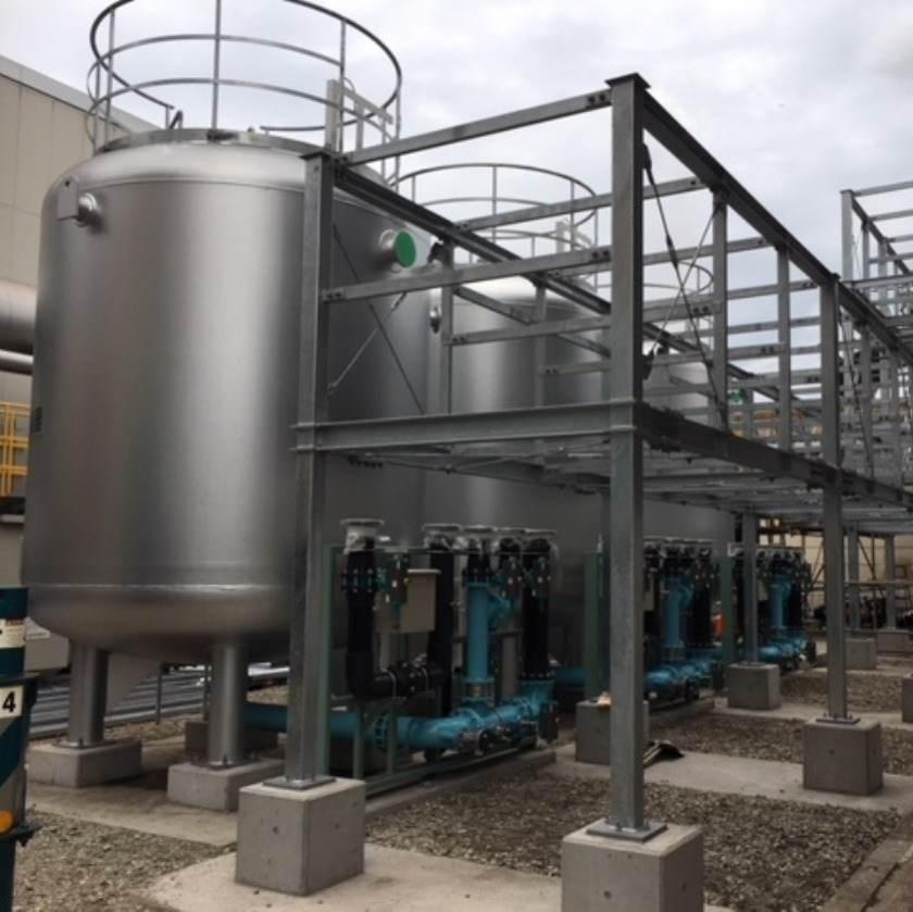 有限会社アズ　の制服3