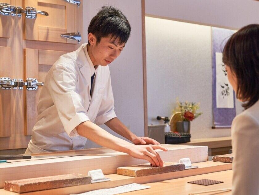 株式会社エフアンドコー　グラングリーン大阪に新店舗OPENの制服5