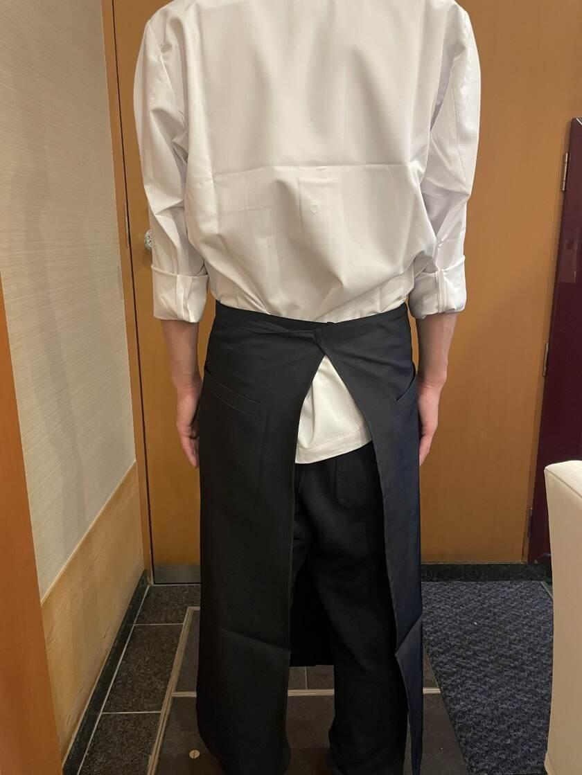 法善寺 鮨 さかたの制服3