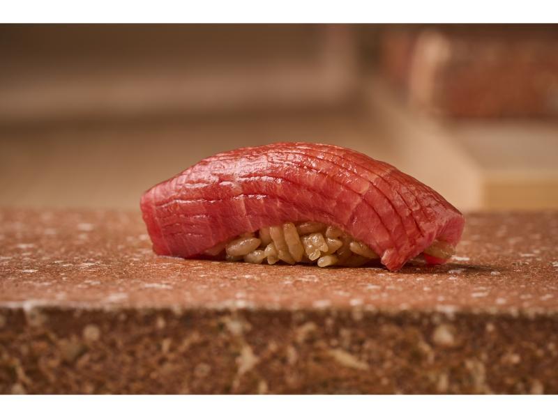 鮨　江藤の制服1