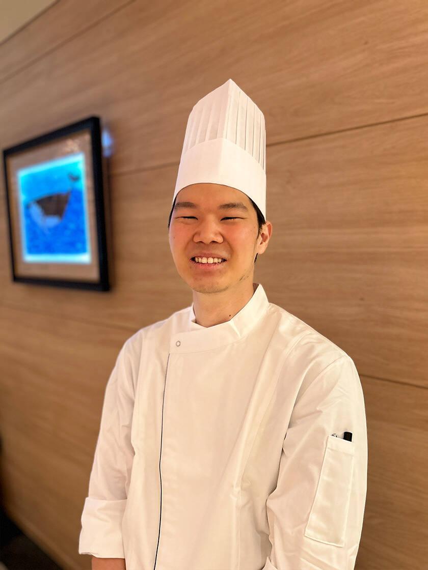 神戸みなと温泉 蓮の制服3