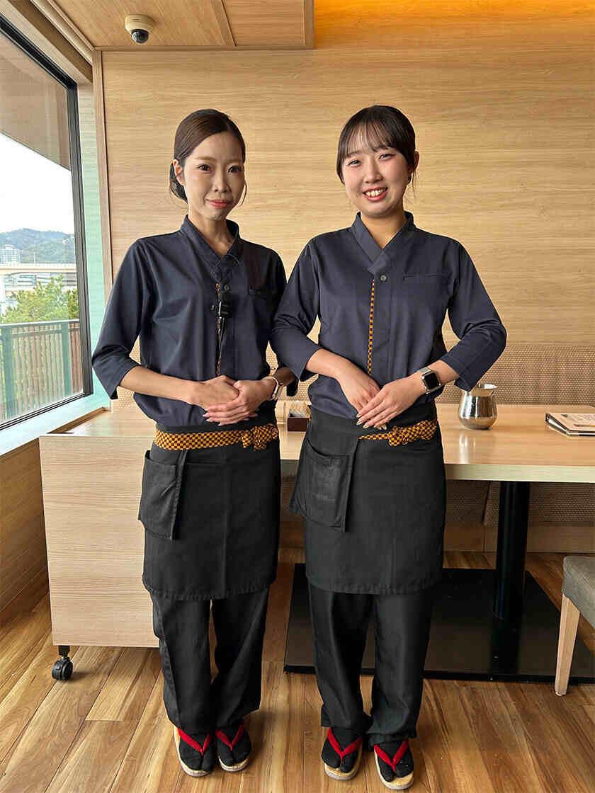 神戸みなと温泉 蓮の制服1