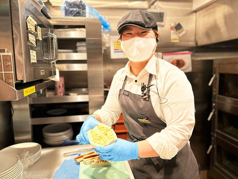 スイーツ＆ベーカリール・パン神戸北野 関西国際空港店の仕事画像2