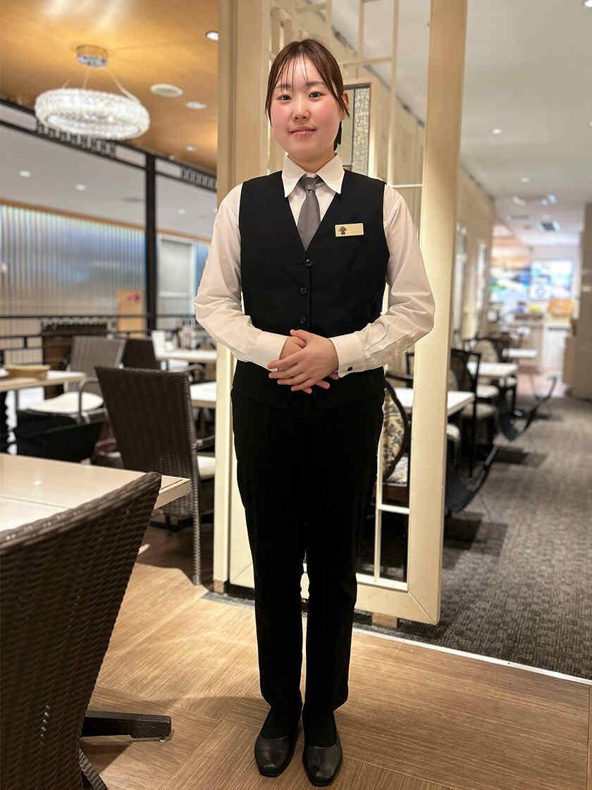 スイーツ＆ベーカリール・パン神戸北野 伊丹空港店の制服1