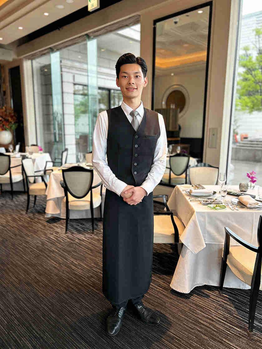 ホテル ラ・スイート神戸ハーバーランドの制服1