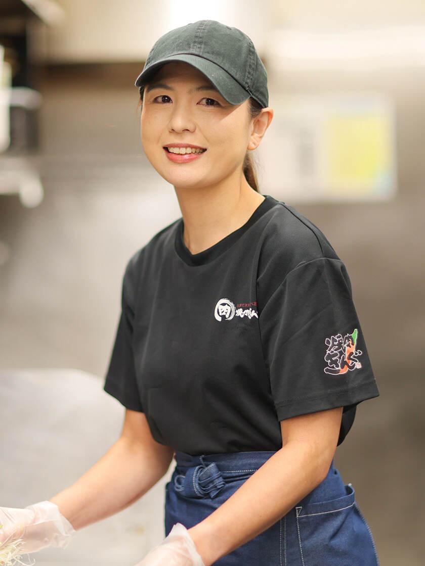 焼肉きんぐ 姫路広畑店の制服2