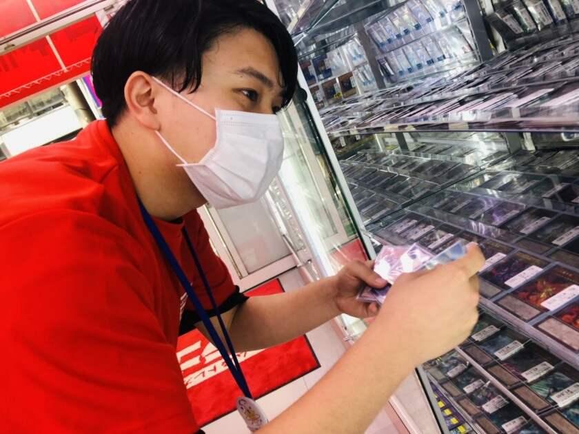 ドラゴンスター　日本橋本店の制服1