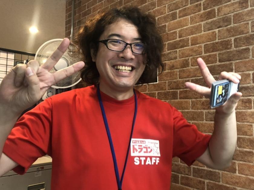 ドラゴンスター　日本橋本店の制服3