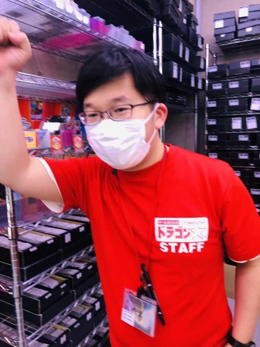 ドラゴンスター　日本橋本店の制服6