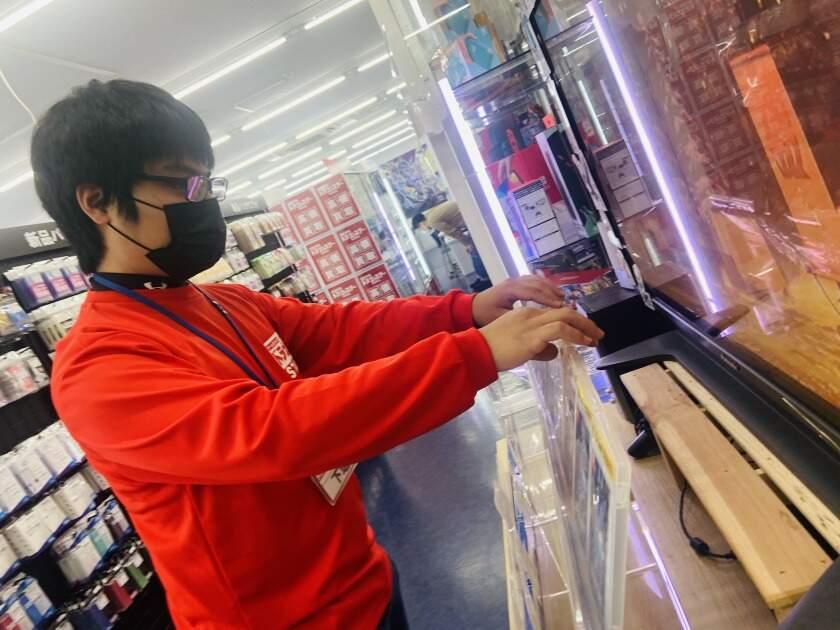 ドラゴンスター　泉佐野店の制服2