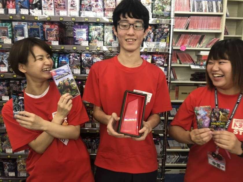 ドラゴンスター　泉佐野店の制服5