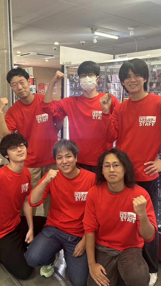 トレカ専門店ドラゴンスター＊日本橋3号店の制服2
