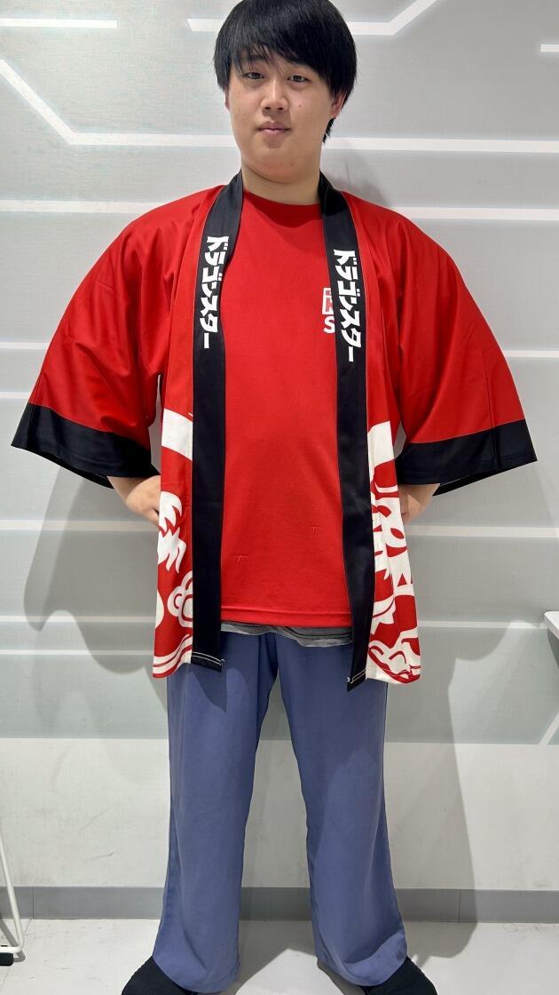 トレカ専門店ドラゴンスター日本橋2号店の制服1