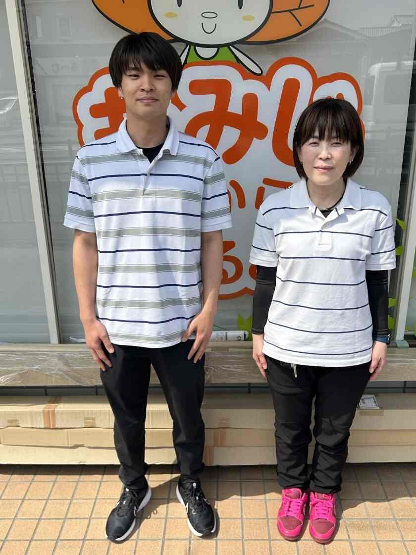 バリアフリーショップもみじの制服1